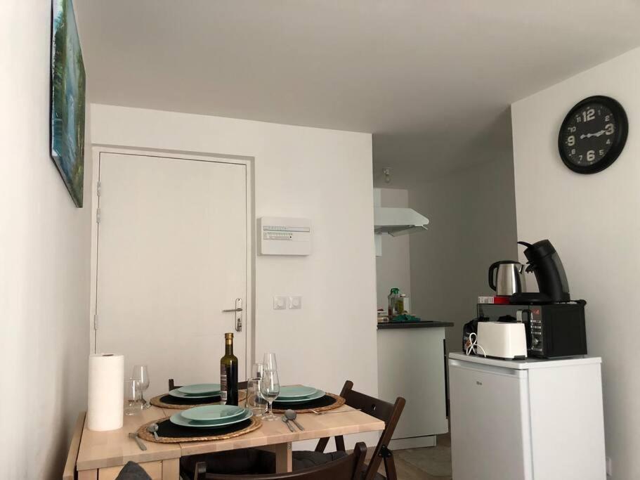 Superbe Appartement Meuble Refait A Neuf Tricastin Pierrelatte Exterior foto